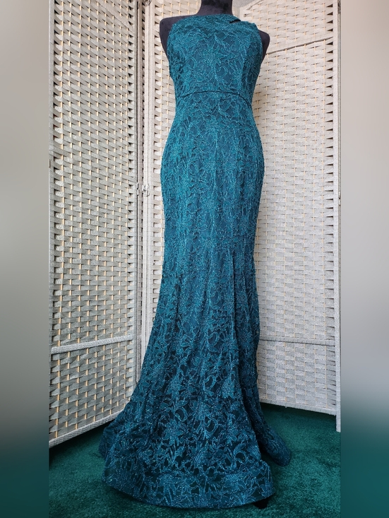 BCX Dresses & Skirts - ✨️NWT✨️Emerald Lace Halter Prom/ Evening Gown - Elegant Women's Dress